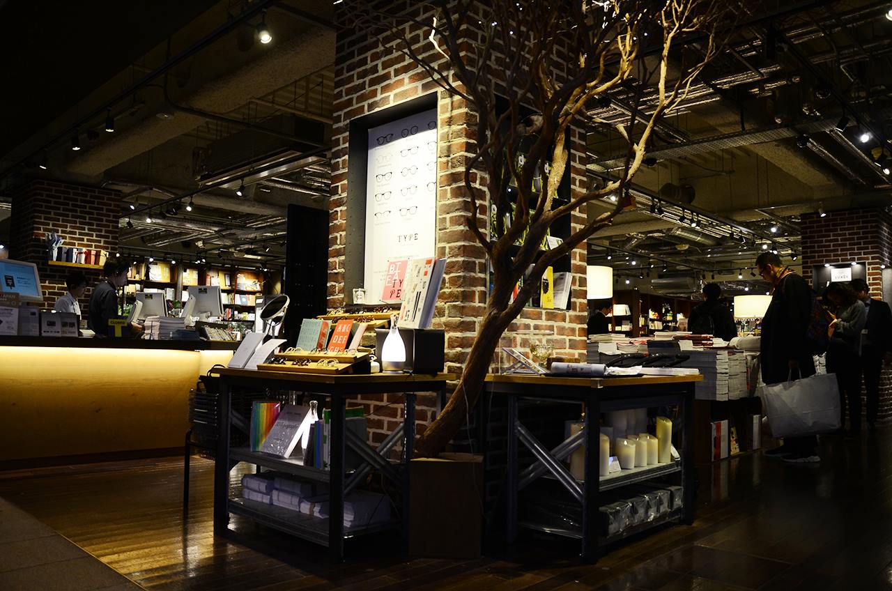 Tsutaya Tokyo Roppongi にてオリジナルアイウェアブランド Type の期間限定ショップをオープン オーマイグラス株式会社 Oh My Glasses Inc